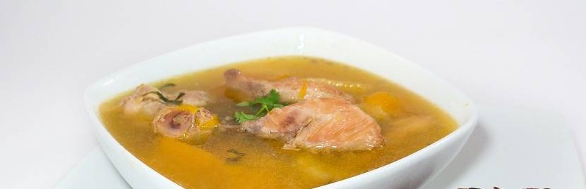 Een heerlijk koolhydraatarme kippensoep recept met maar 2,4 gram KH!